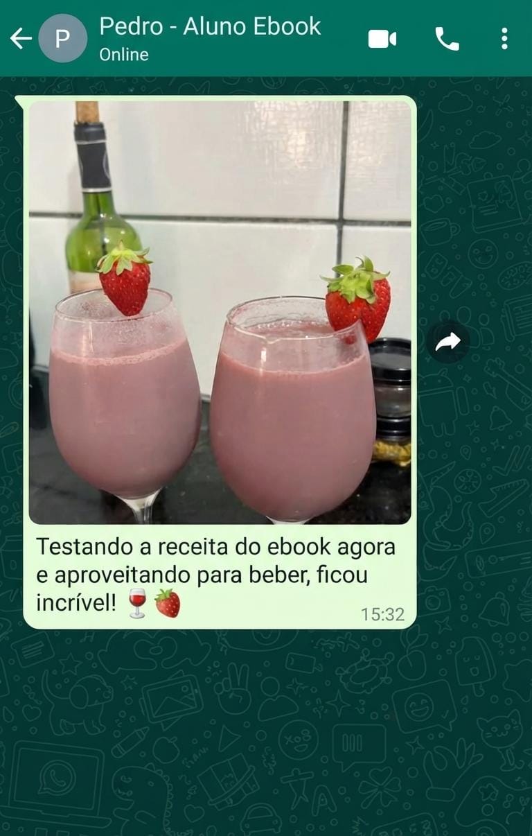 Print de conversa do aluno Pedro com duas taças de batida cremosa de morango